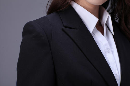 河源企業(yè)在選擇工作服的時(shí)候應(yīng)該如何挑選                                                                                         