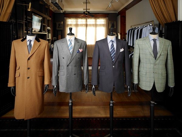 深圳西服定做需要注意的三點